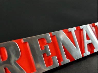 Monogramme de Hayon Fond Rouge 5 Gt Turbo Monogramme de Hayon Fond Rouge 5 Gt Turbo