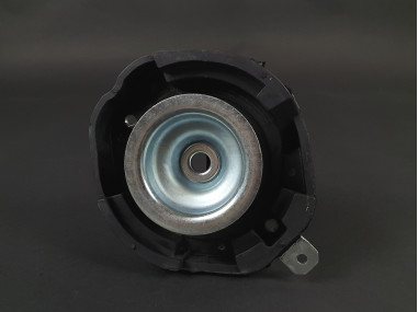 coupelle-amortisseur-vue-dessous-renault-sport-r19-megane-1