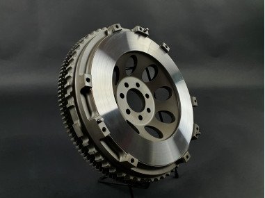 volant-moteur-acier-nitrure-megane-2-rs-7-4kg-3-4-avant-jas