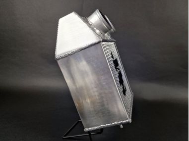 Vue de profil faisceau 118mm épaisseur échangeur aluminium compétition Renault 5 GT Turbo JAS Engineering