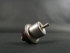 regulateur-pression-essence-4-bars-clio-16s-williams-preparation-moteur