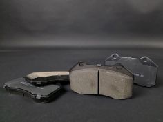 Plaquettes de Frein Avants Origine Megane 2 RS / Clio 3 RS