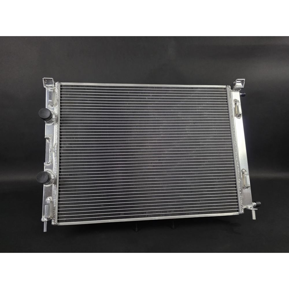 Radiateur aluminium haute performance complet avec manchons de raccordement et fixations Megane 2 RS