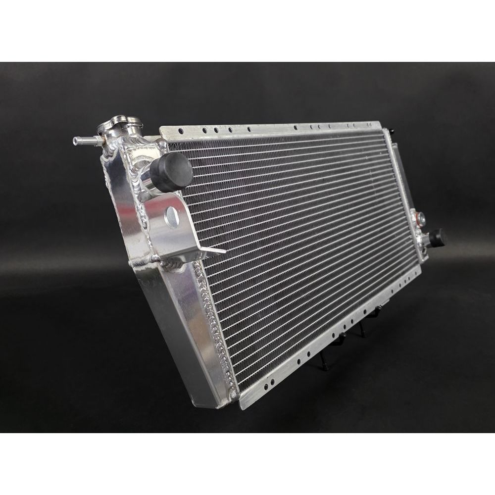 Zoom boite a eau aluminium goulot de remplissage et supports de montage radiateur R5 Alpine Turbo